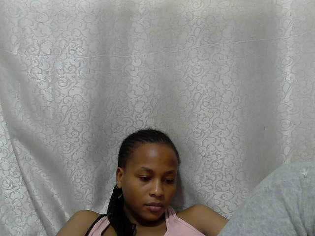 Caroldoly live cam
