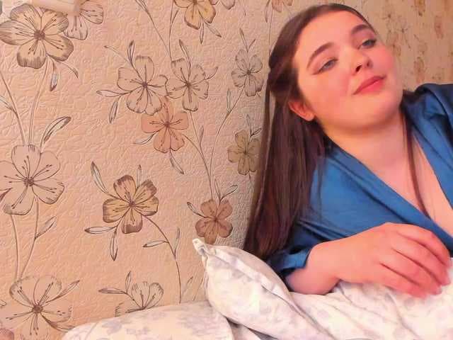 Alicenextdoor live cam