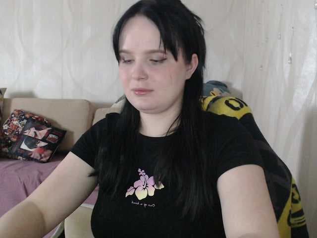 Lizzi-Peach live cam