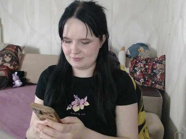 Lizzi-Peach live cam