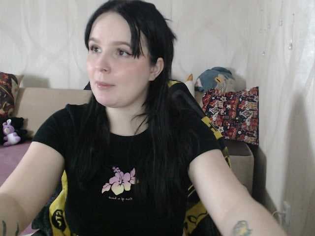 Lizzi-Peach live cam