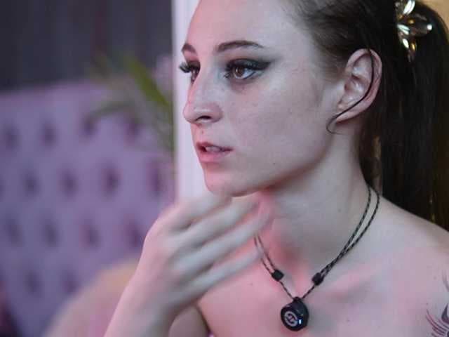 SaraiAngel live cam on BongaCams