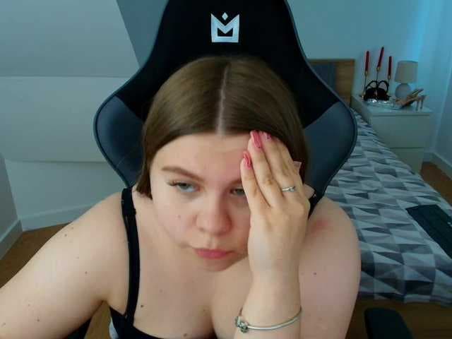 AbbyMint live cam