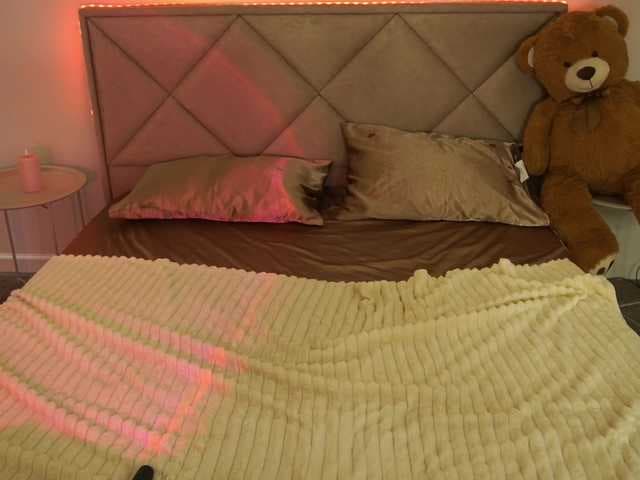 IsabelleDior live cam