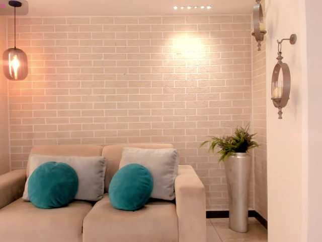 NatalieLewis live cam