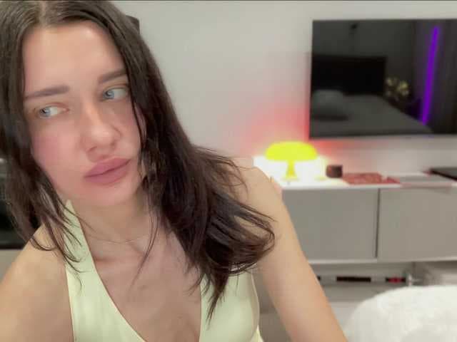 KiraLeo live cam on BongaCams