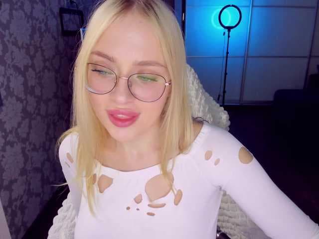 ElinaOcean live cam