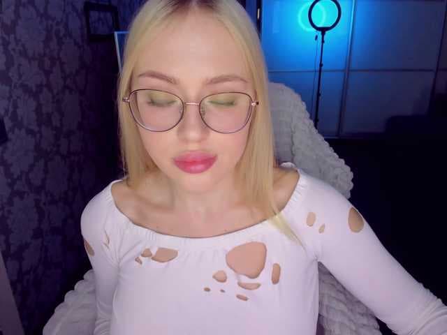 ElinaOcean live cam
