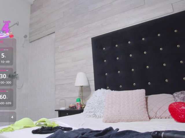 Ella-Lizzie live cam