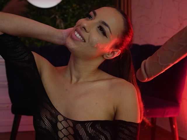 sisi-von-dee live cam