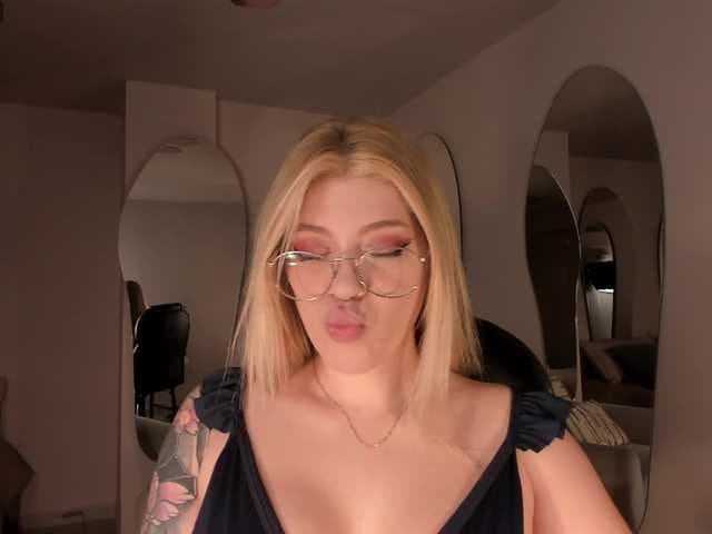 MadisonKane live cam