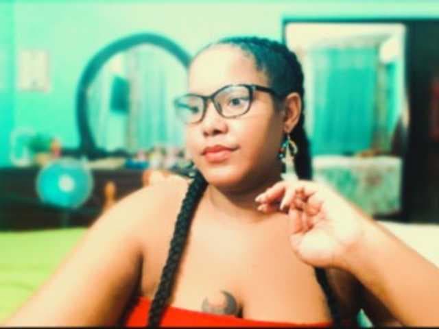 sarahlove16 live cam on BongaCams