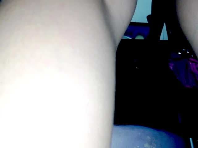 PetiteIvoryqueens live cam