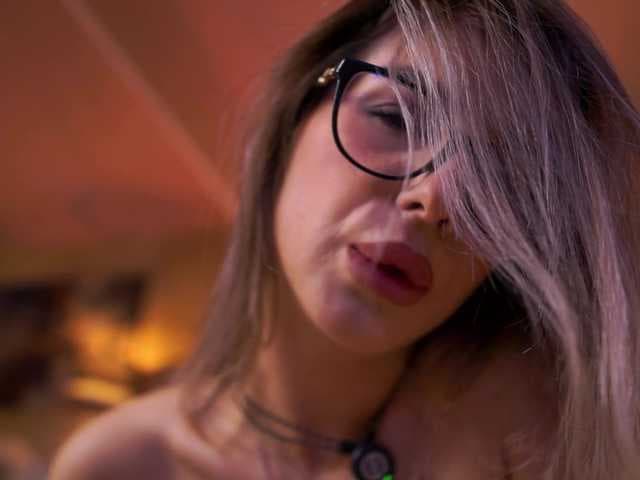 MaddieBryggs live cam