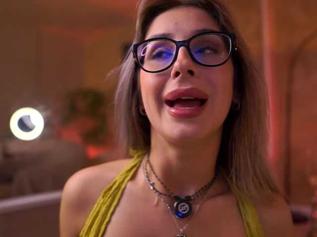 MaddieBryggs live cam