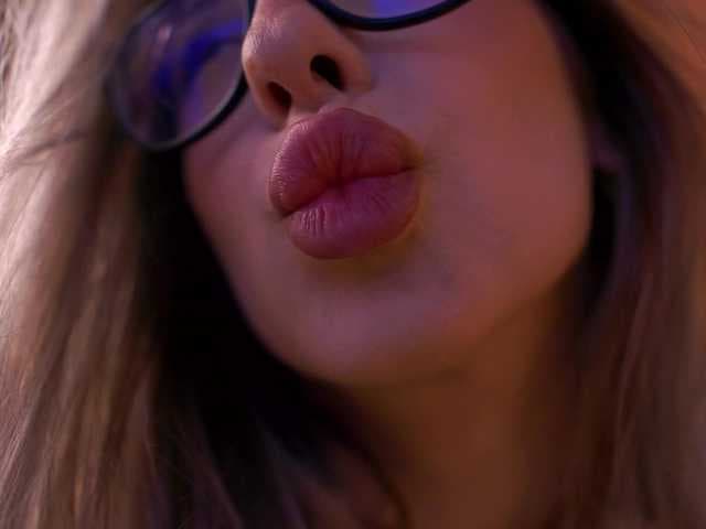MaddieBryggs live cam