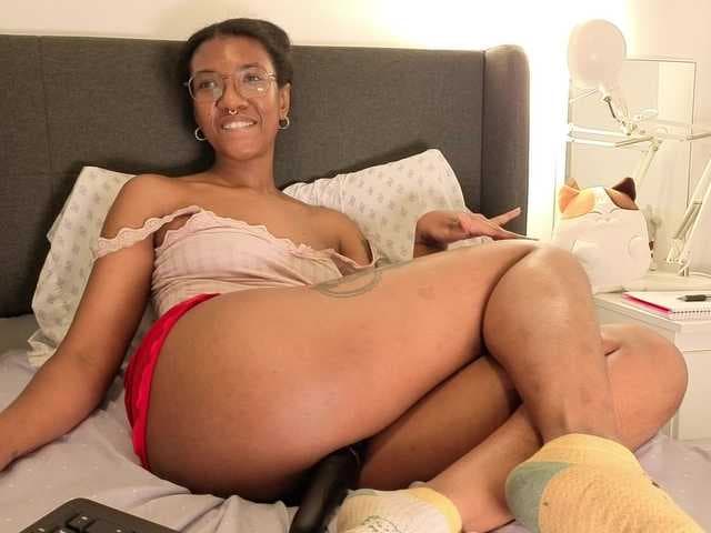 CarolineS live cam