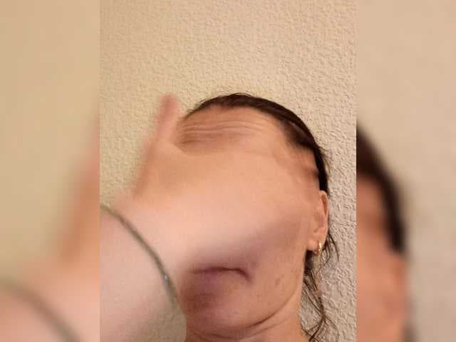 Mya100 live cam