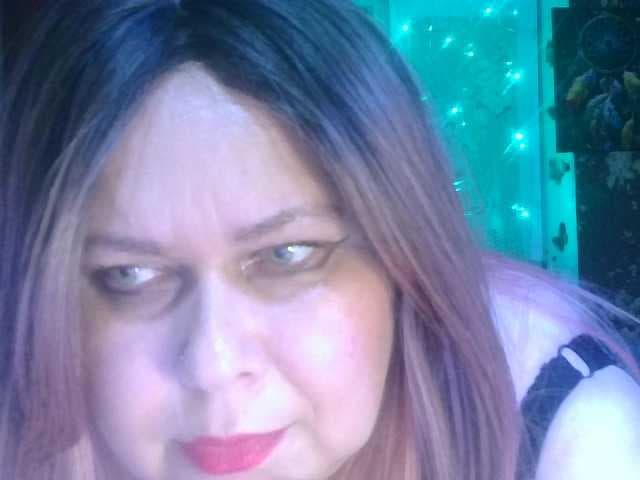 CharleeKendall live cam