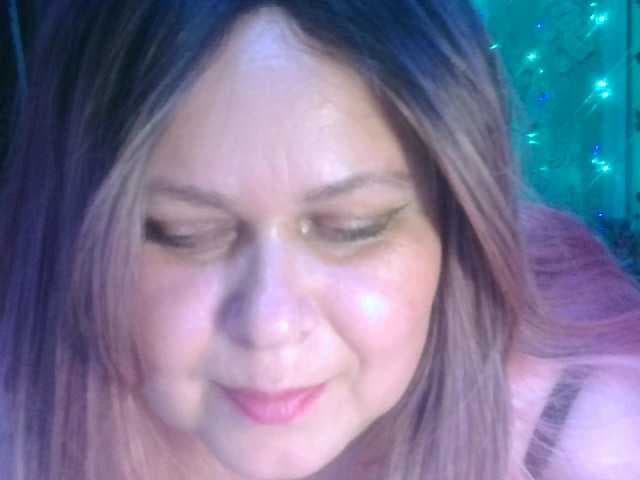 CharleeKendall live cam