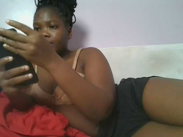 Sexyicey live cam on BongaCams