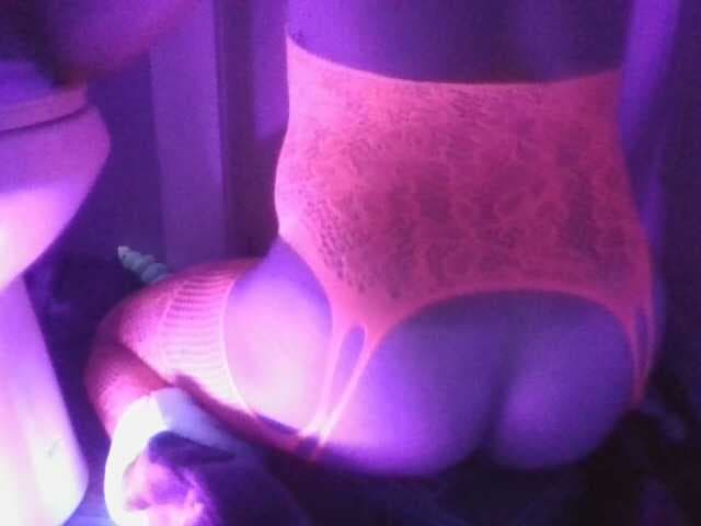 Hotcum4u-1 live cam
