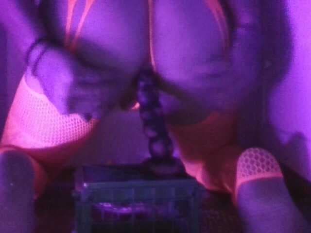 Hotcum4u-1 live cam