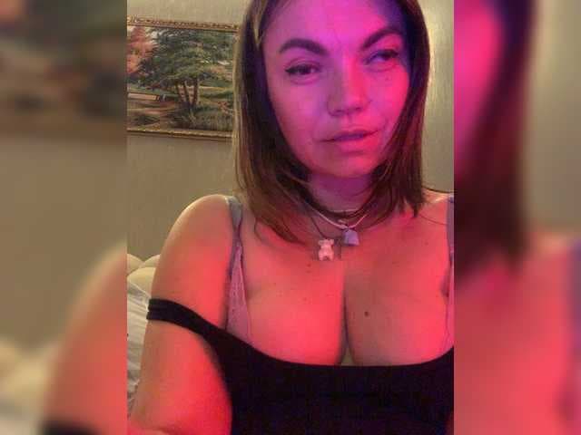ElizavetaCream live cam