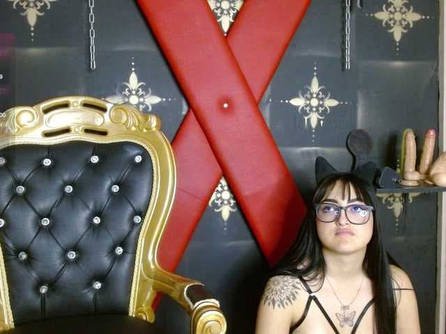 Jolie-collete live cam