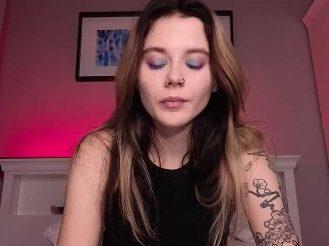 Alicee-teasee live cam