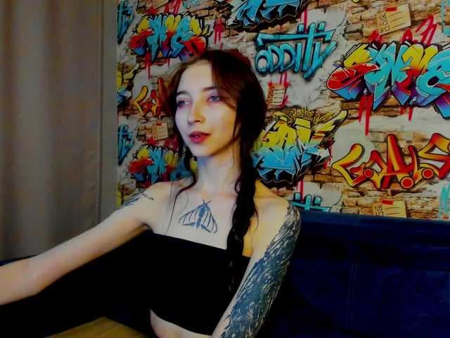 Ellen-Hops live cam