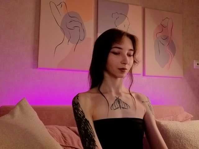 Ellen-Hops live cam