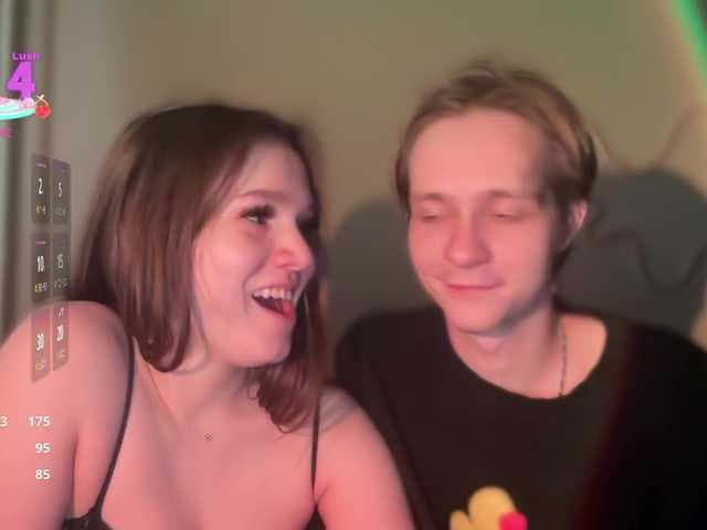 titsDestroy2007 live cam