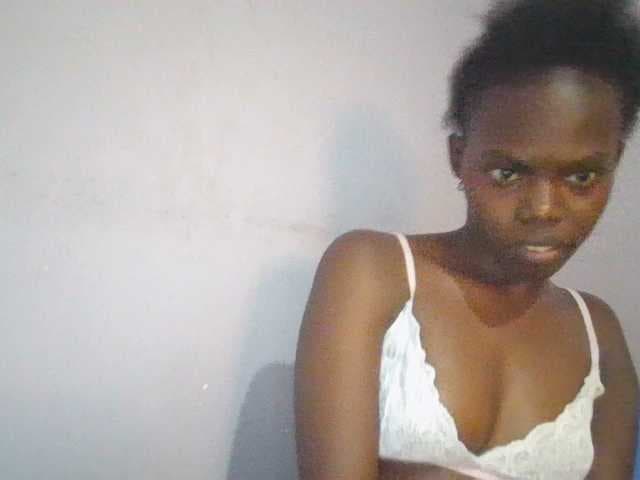 Sweet-petite live cam