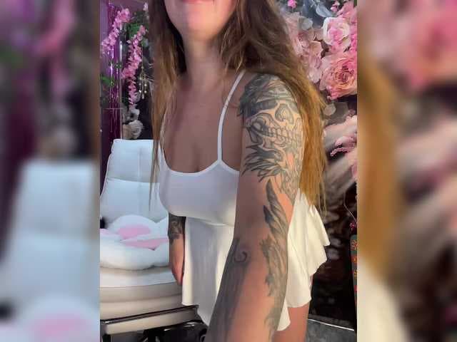 ELIZABETH-PLANET live cam