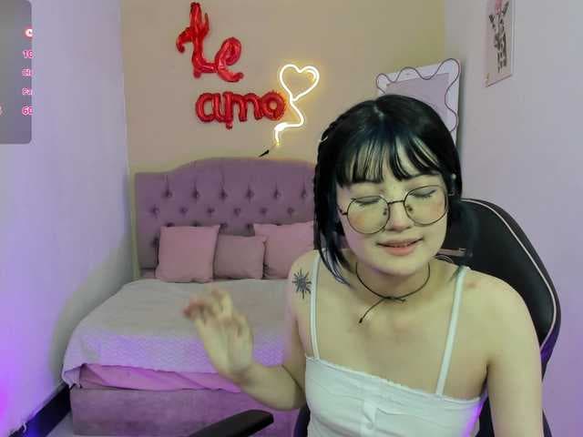 LEAH-TAY live cam on BongaCams