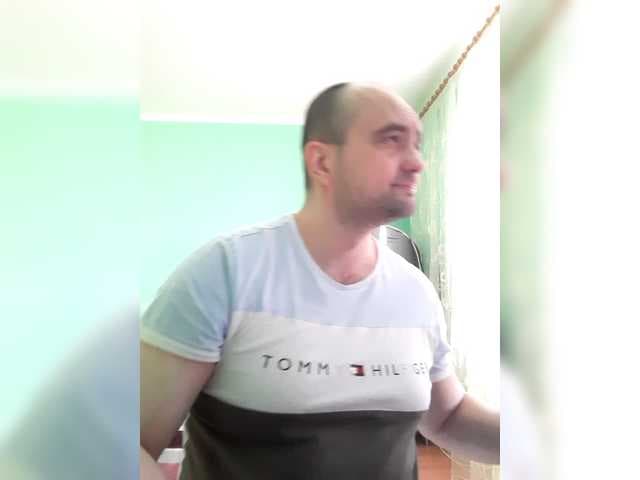 Come1tomorrow1 live cam