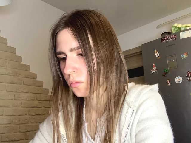 AshantiBadolato live cam