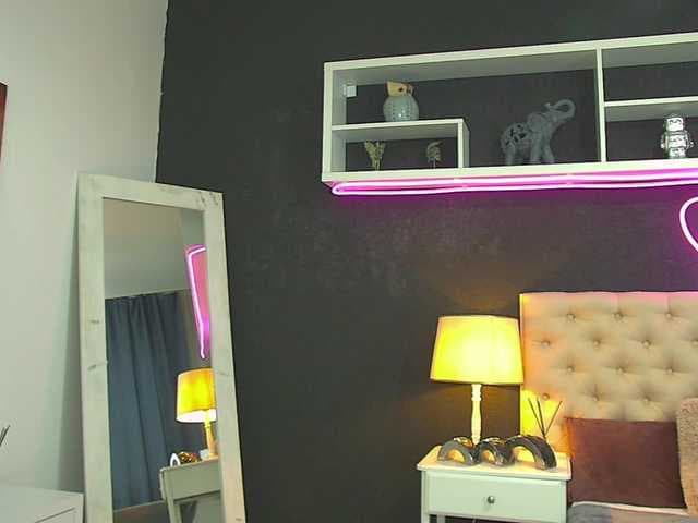 TaniaKarevina live cam