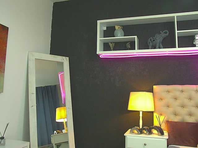 TaniaKarevina live cam