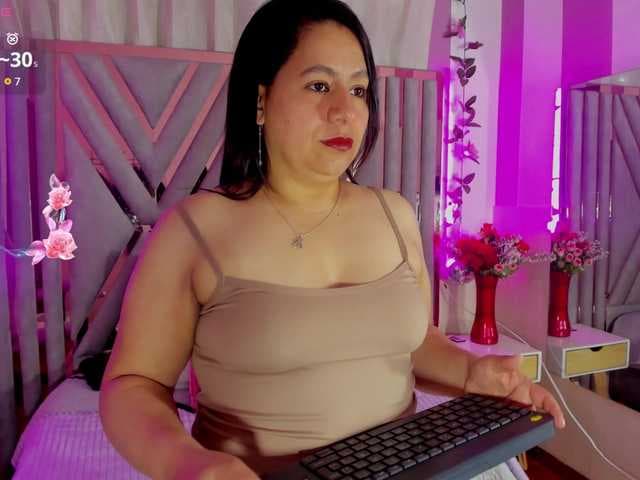 adri-rivera live cam