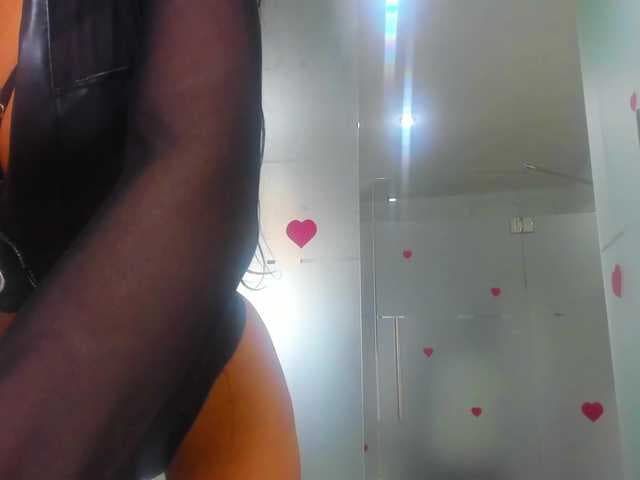 Rafaelleee live cam