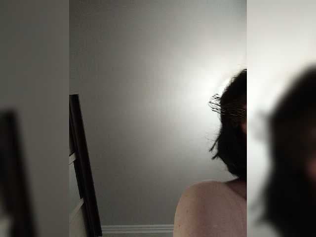Lilya18 live cam