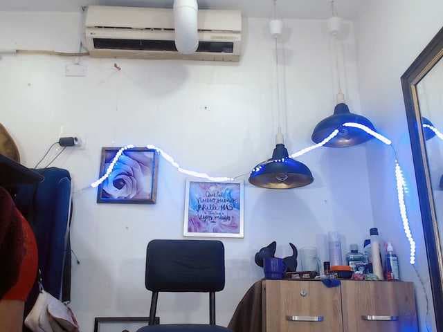 DesireHottXX live cam