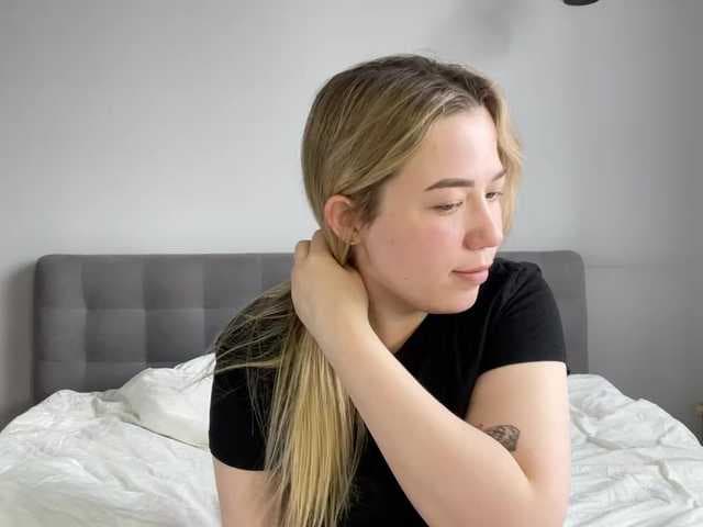AlyraSun live cam on BongaCams