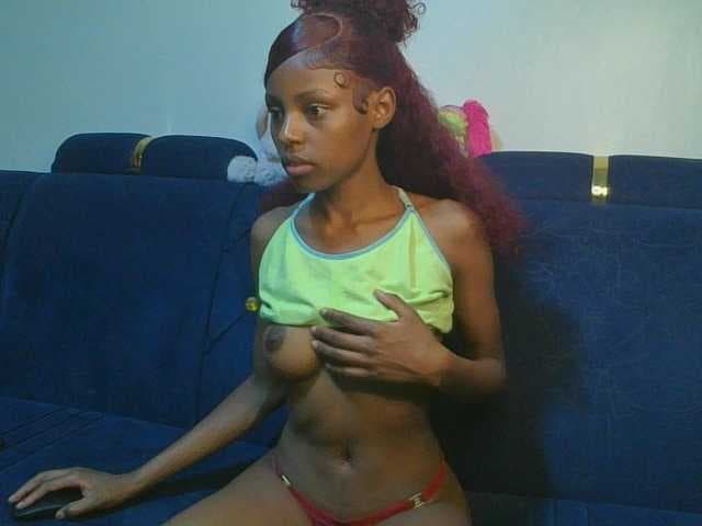 Pixellll live cam on BongaCams