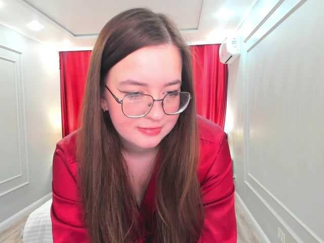 HoneyGlow live cam