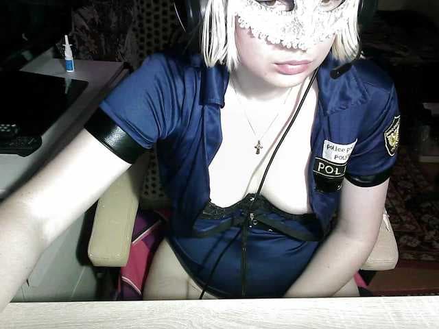 -Julia-Rain live cam