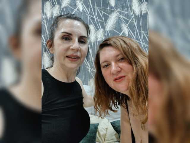 Badbadgirlss live cam on BongaCams