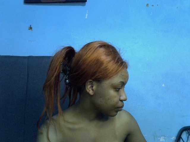 GoldenGoddess1 live cam